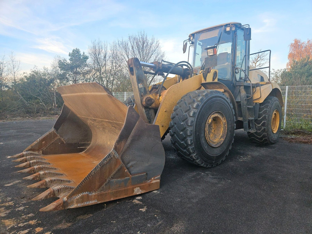 New Holland W270B - Wheel loader: picture 2 New Holland W270B - Wheel loader: picture 2