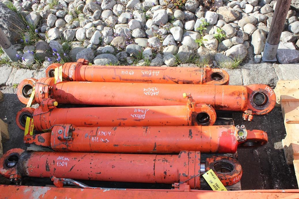 Atlas 1304 - Hydraulic cylinder for Construction machinery: picture 1 Atlas 1304 - Hydraulic cylinder for Construction machinery: picture 1
