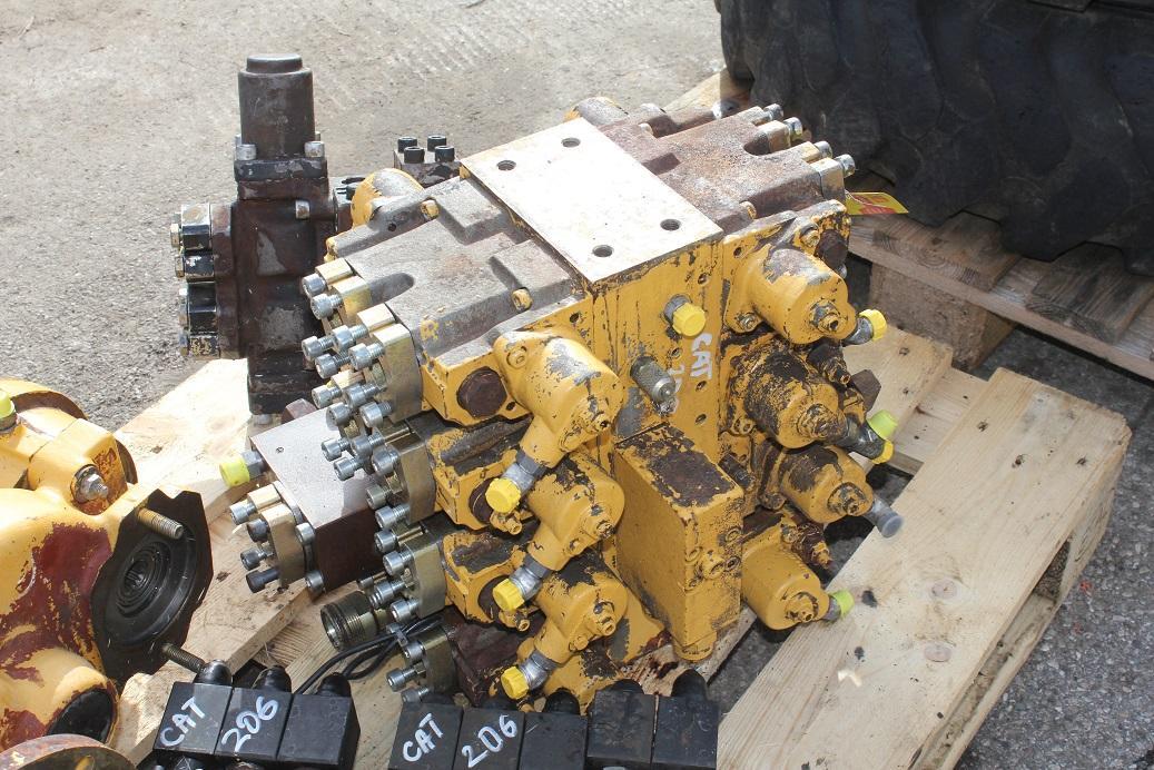 Caterpillar 206 BFT - Hydraulic valve for Construction machinery: picture 3 Caterpillar 206 BFT - Hydraulic valve for Construction machinery: picture 3