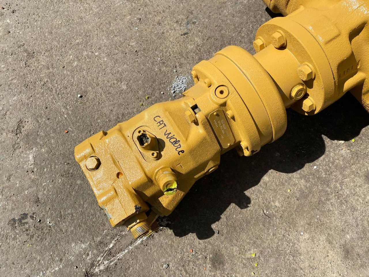 Caterpillar Walzenzug - Axle and parts for Construction machinery: picture 2 Caterpillar Walzenzug - Axle and parts for Construction machinery: picture 2