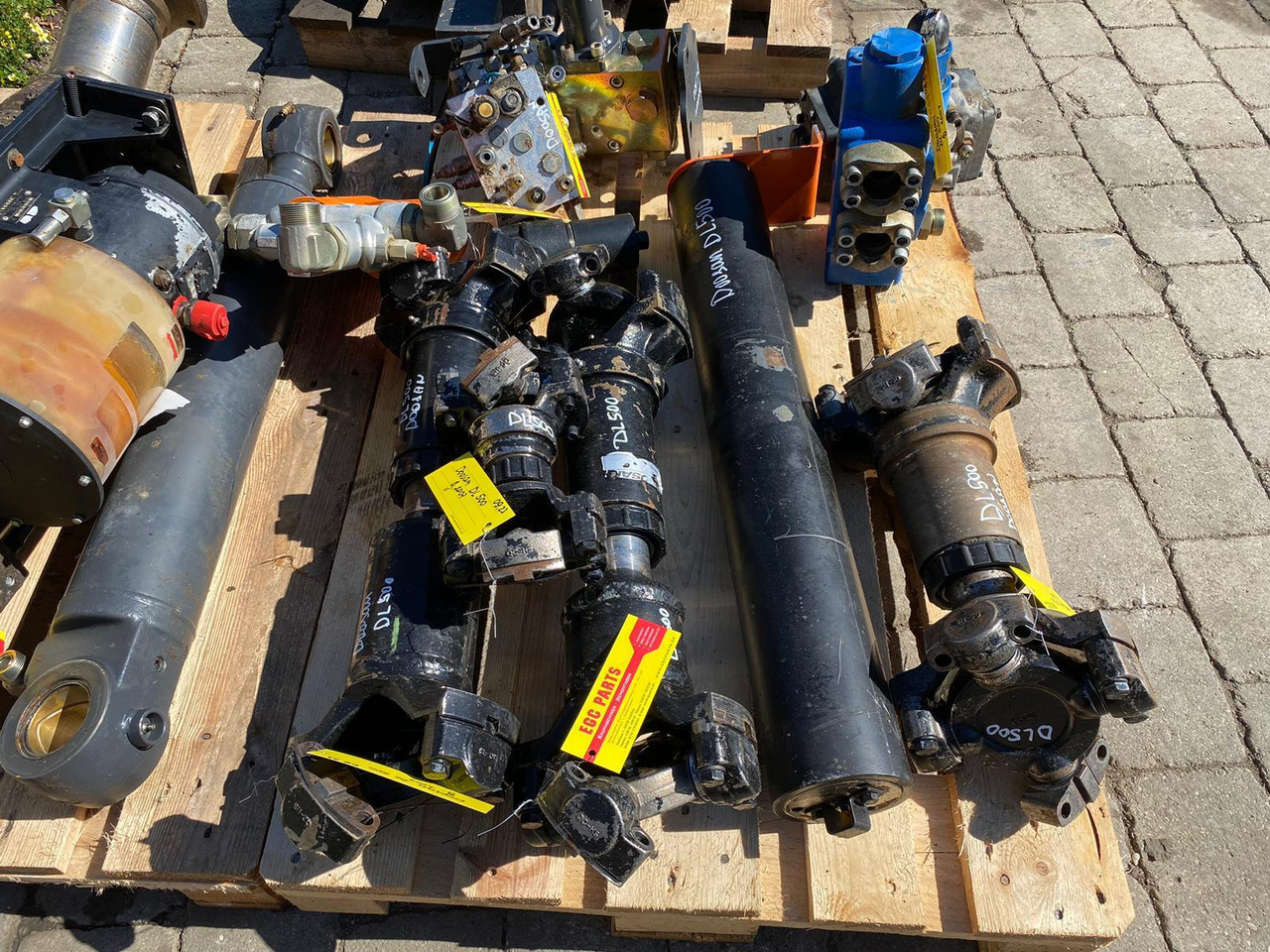 Doosan DL 500 - Drive shaft for Construction machinery: picture 4 Doosan DL 500 - Drive shaft for Construction machinery: picture 4