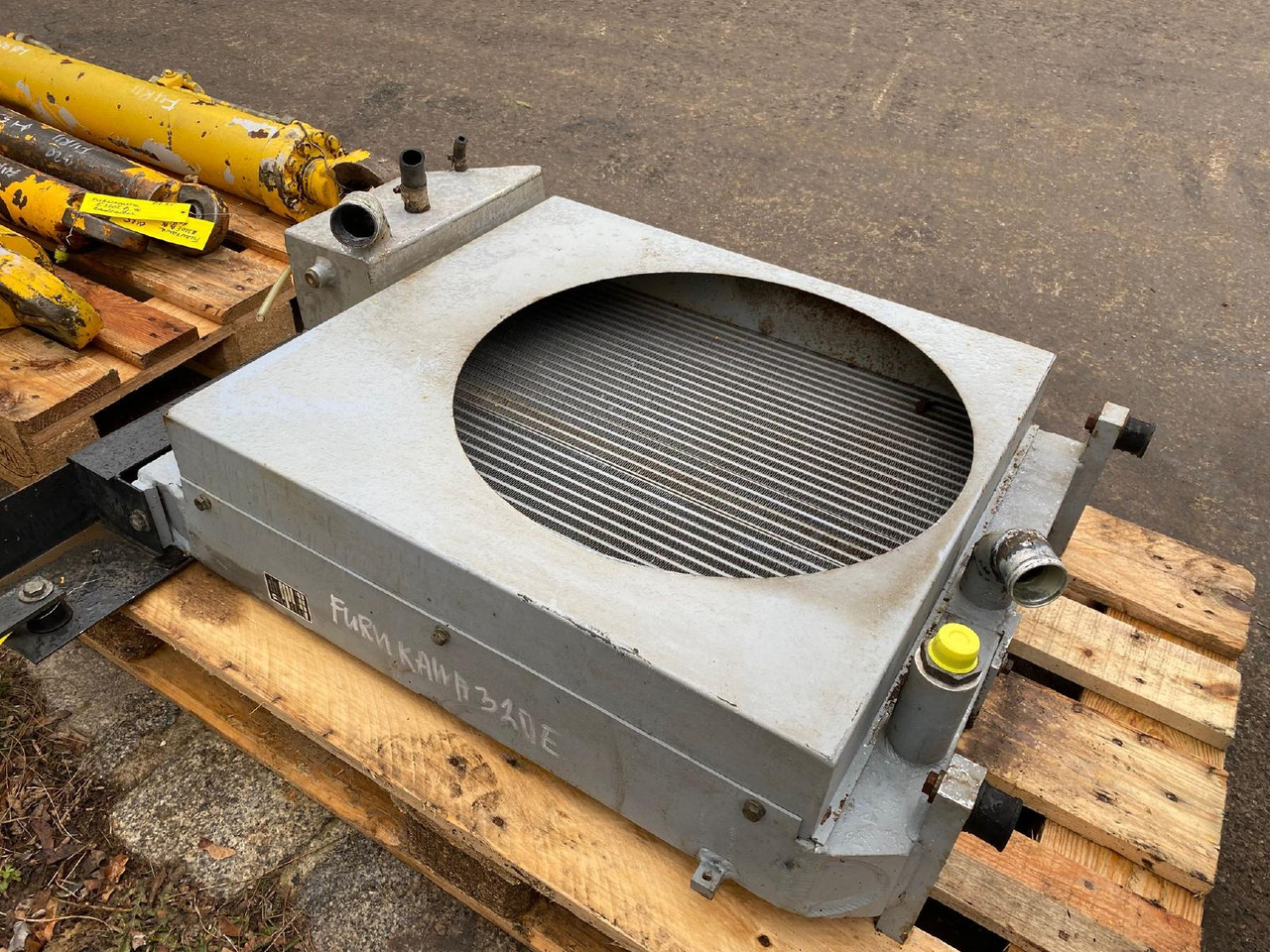 Furukawa 320 E - Cooling system for Construction machinery: picture 4 Furukawa 320 E - Cooling system for Construction machinery: picture 4