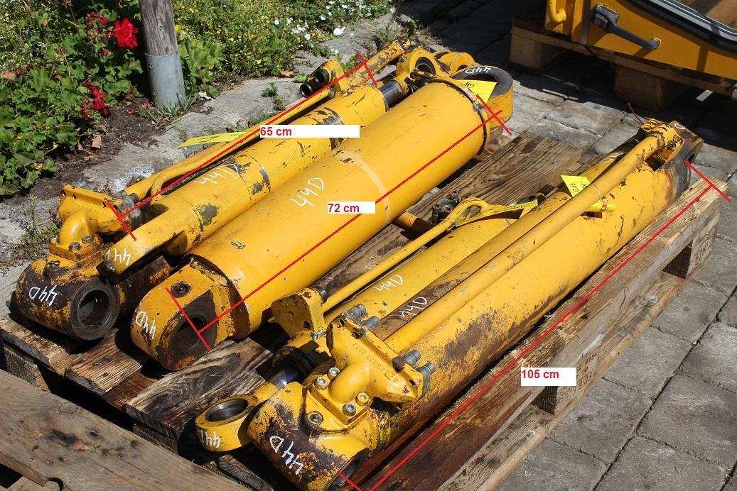 Hanomag 44 D - Hydraulic cylinder for Construction machinery: picture 1 Hanomag 44 D - Hydraulic cylinder for Construction machinery: picture 1
