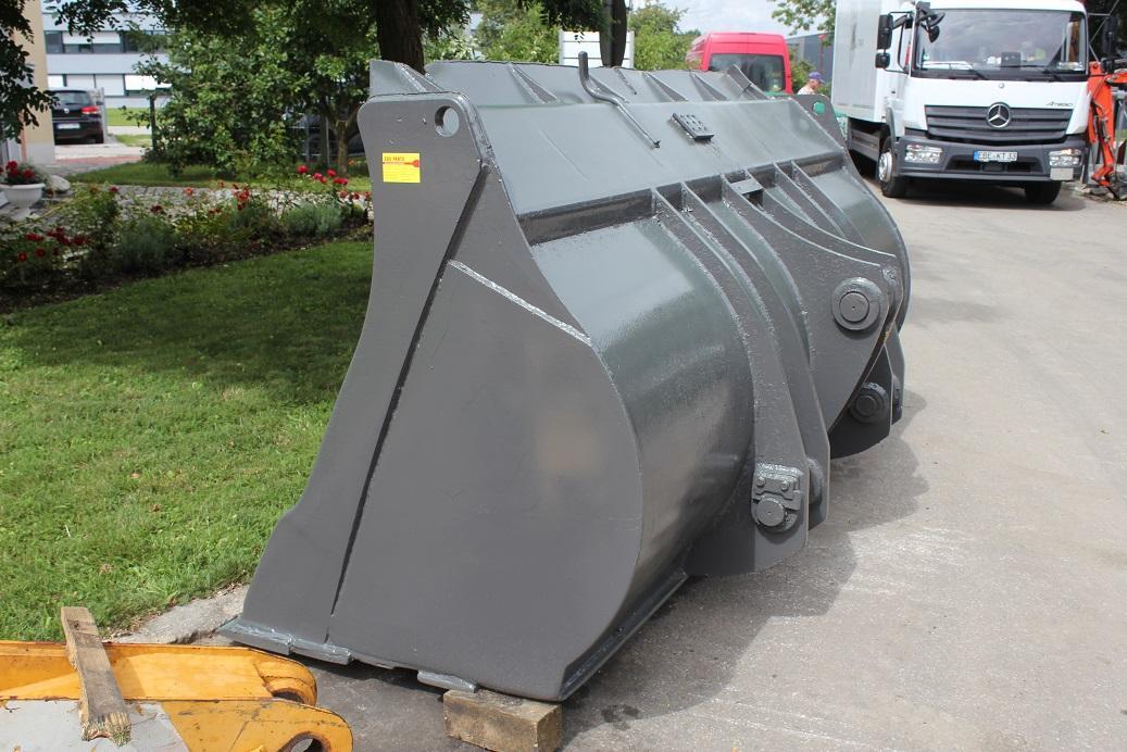 Hanomag 60E - Loader bucket: picture 4 Hanomag 60E - Loader bucket: picture 4