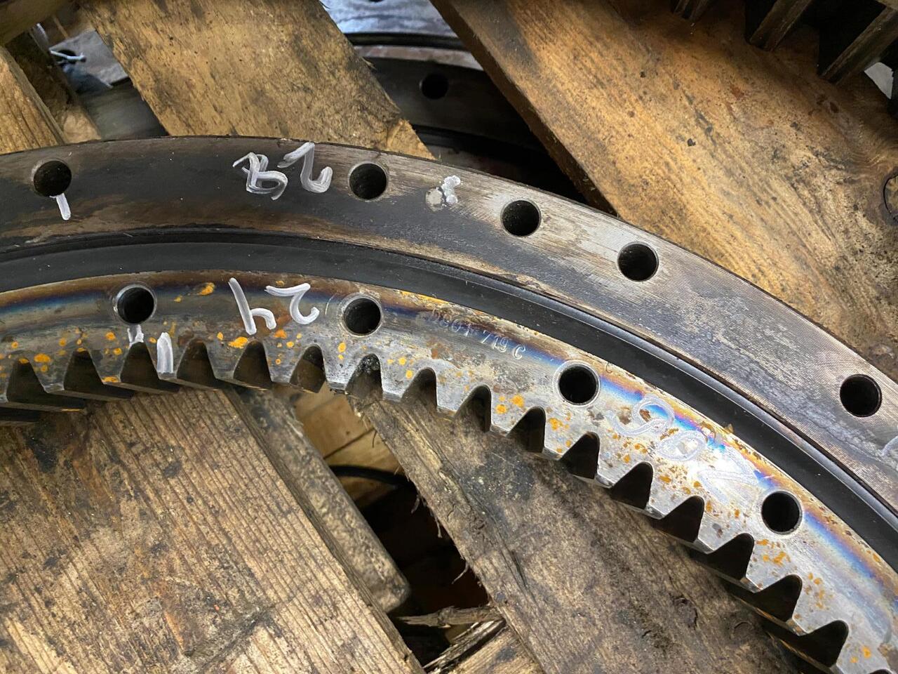 Hitachi ZX 50 - Slewing ring for Construction machinery: picture 2 Hitachi ZX 50 - Slewing ring for Construction machinery: picture 2