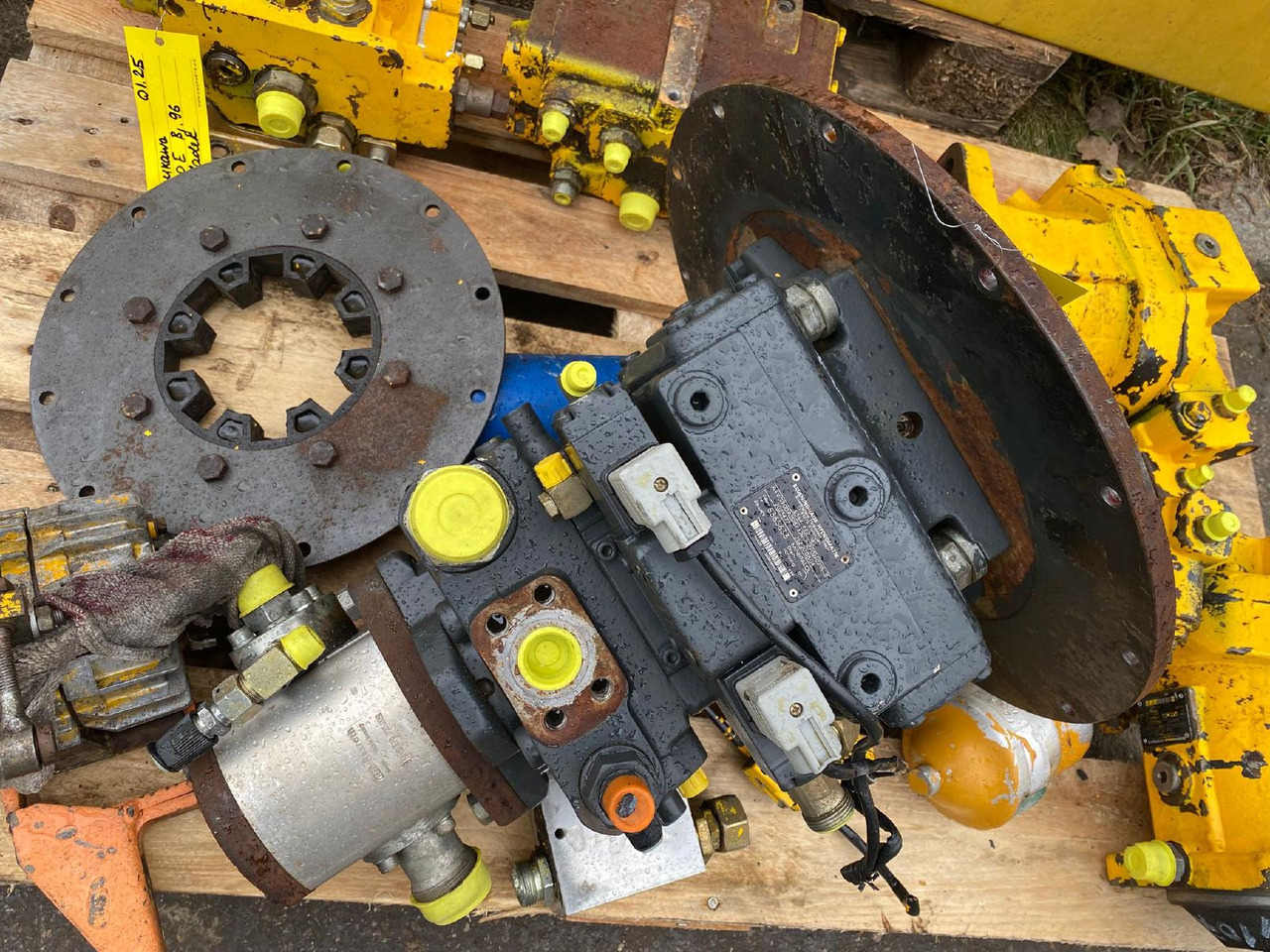 Hydromatik A4VG 90 aus Furukawa 320 E - Hydraulic pump for Construction machinery: picture 1 Hydromatik A4VG 90 aus Furukawa 320 E - Hydraulic pump for Construction machinery: picture 1