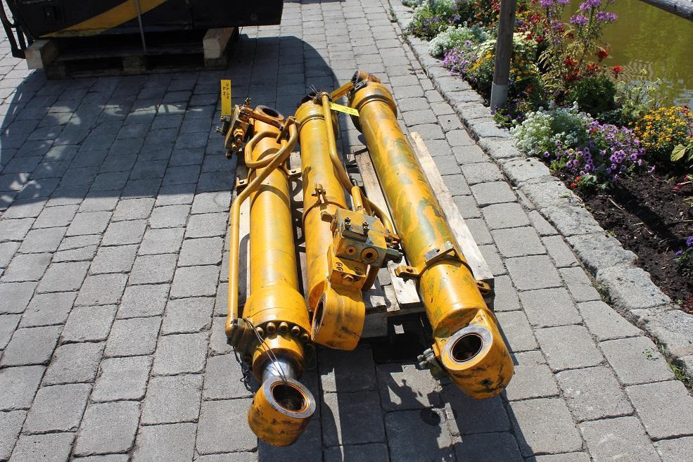 JCB 210 LC - Hydraulic cylinder for Construction machinery: picture 2 JCB 210 LC - Hydraulic cylinder for Construction machinery: picture 2