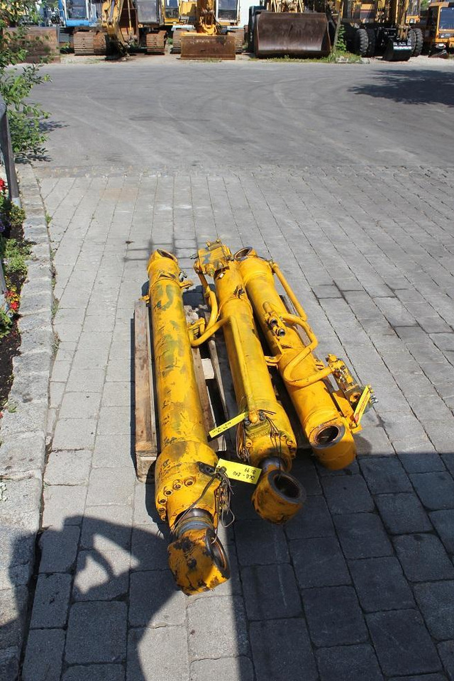 JCB 210 LC - Hydraulic cylinder for Construction machinery: picture 3 JCB 210 LC - Hydraulic cylinder for Construction machinery: picture 3