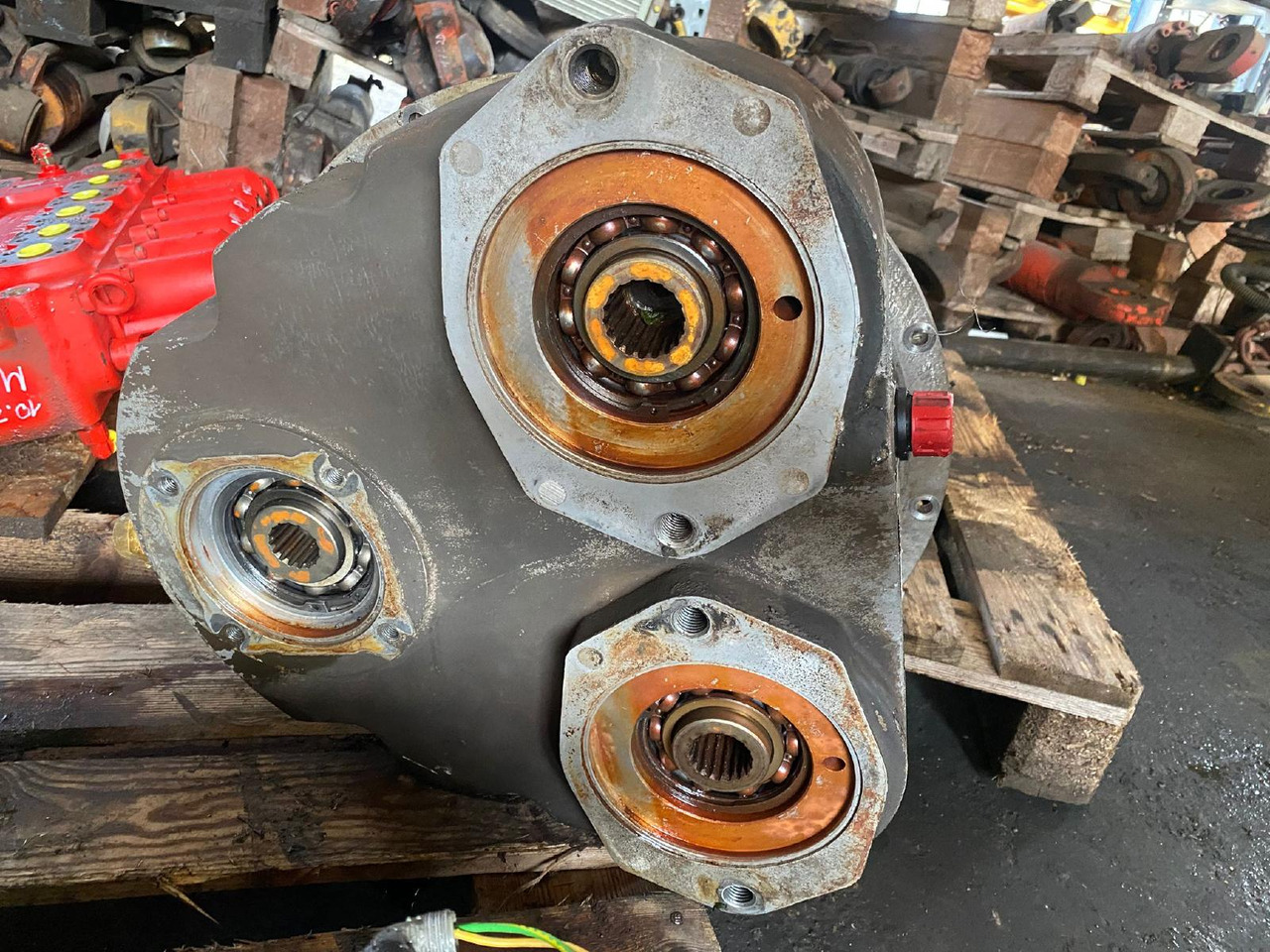 Kässbohrer PB 240D - Hydraulics for Utility/ Special vehicle: picture 4 Kässbohrer PB 240D - Hydraulics for Utility/ Special vehicle: picture 4