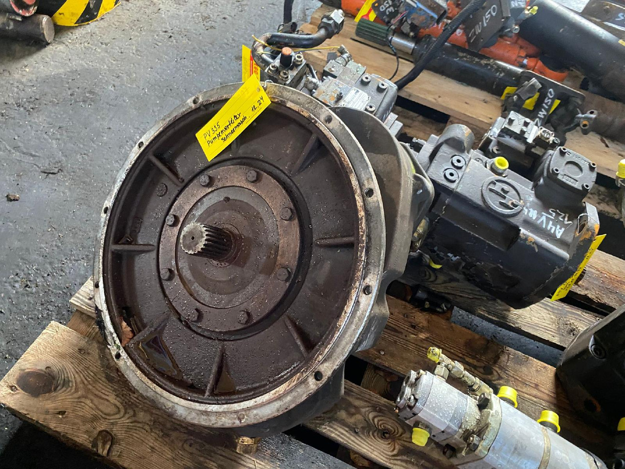 Kässbohrer PB 240D - Hydraulics for Utility/ Special vehicle: picture 1 Kässbohrer PB 240D - Hydraulics for Utility/ Special vehicle: picture 1