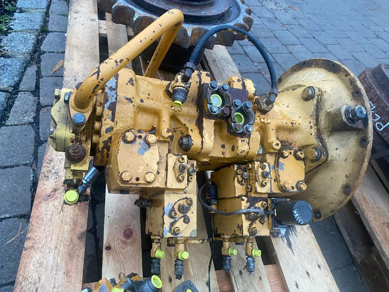 Komatsu PC 150 - Hydraulics for Construction machinery: picture 2 Komatsu PC 150 - Hydraulics for Construction machinery: picture 2