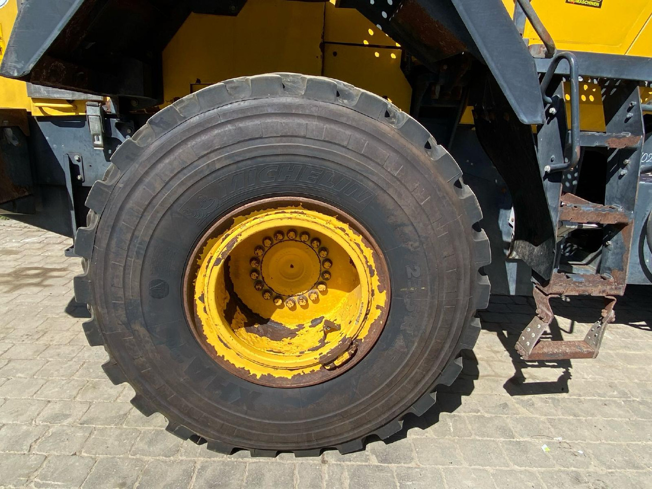 Wheel loader Komatsu WA 380: picture 13