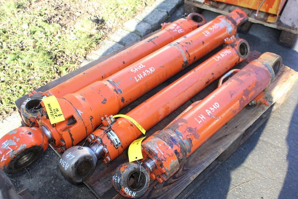 Liebherr A 310 LIT - Hydraulic cylinder for Construction machinery: picture 2 Liebherr A 310 LIT - Hydraulic cylinder for Construction machinery: picture 2