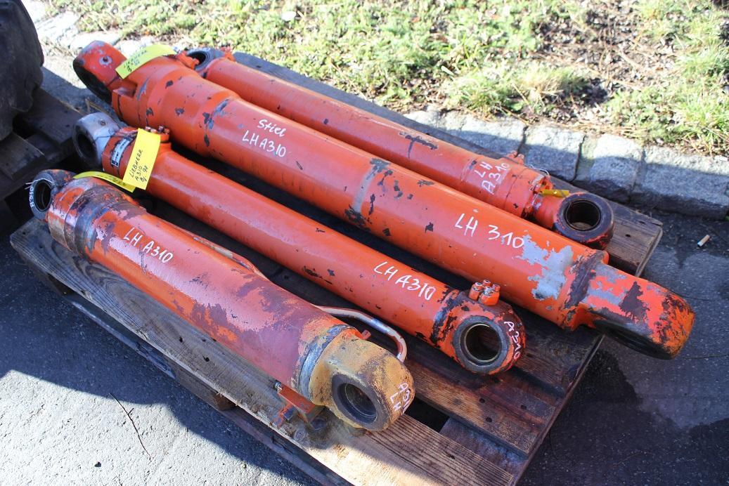 Liebherr A 310 LIT - Hydraulic cylinder for Construction machinery: picture 3 Liebherr A 310 LIT - Hydraulic cylinder for Construction machinery: picture 3