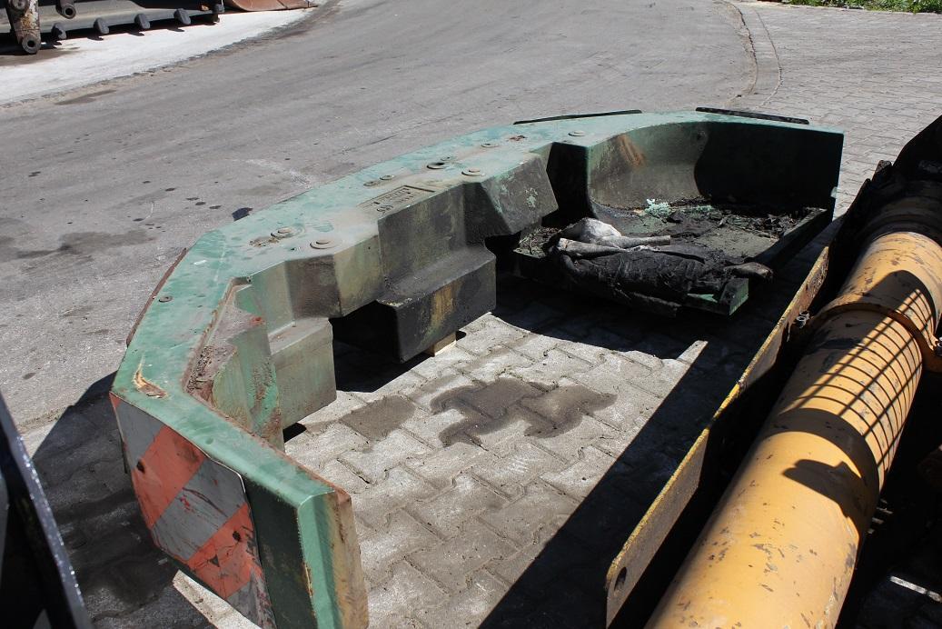Liebherr A 312 - Counterweight for Excavator: picture 4 Liebherr A 312 - Counterweight for Excavator: picture 4