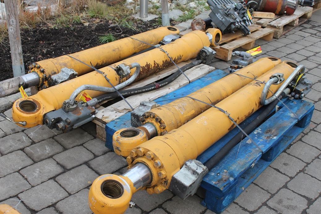 Liebherr A 934 - Hydraulic cylinder for Construction machinery: picture 3 Liebherr A 934 - Hydraulic cylinder for Construction machinery: picture 3