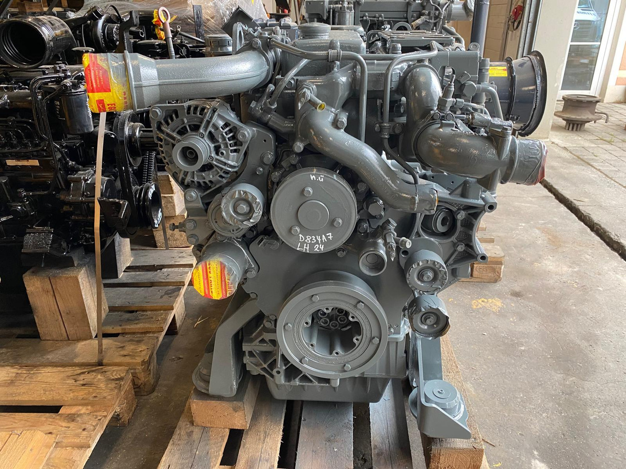 Liebherr D 834 A7 aus LH24 - Engine for Construction machinery: picture 2 Liebherr D 834 A7 aus LH24 - Engine for Construction machinery: picture 2