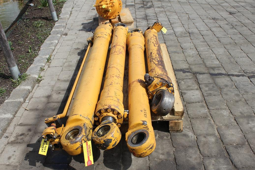 Liebherr R 924 - Hydraulic cylinder for Construction machinery: picture 3 Liebherr R 924 - Hydraulic cylinder for Construction machinery: picture 3