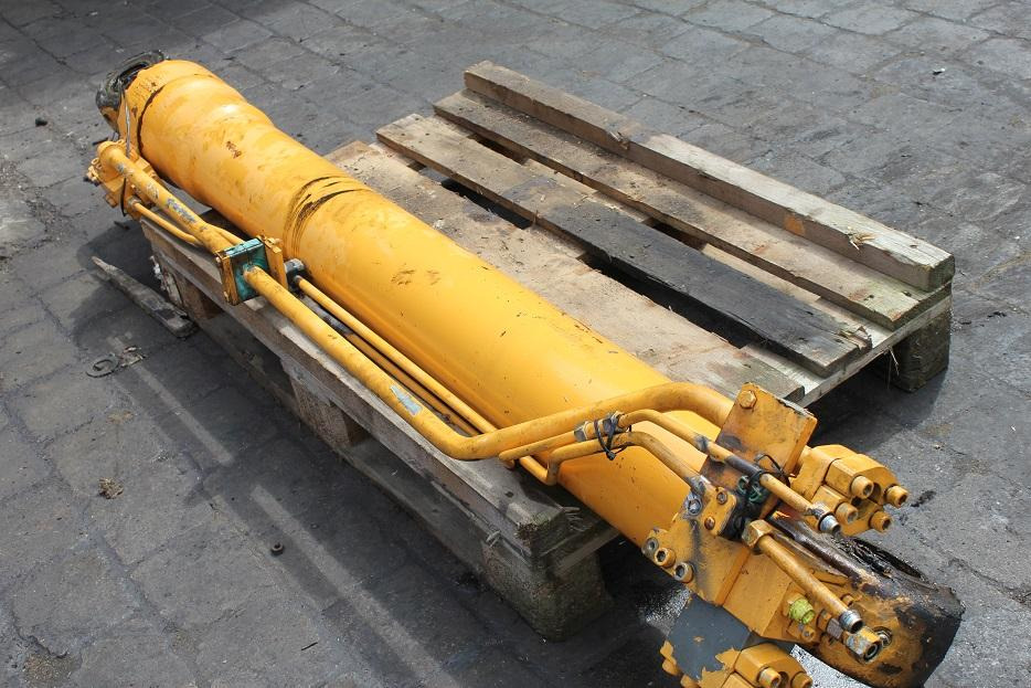 Liebherr R 924 HDSL - Hydraulic cylinder for Construction machinery: picture 3 Liebherr R 924 HDSL - Hydraulic cylinder for Construction machinery: picture 3
