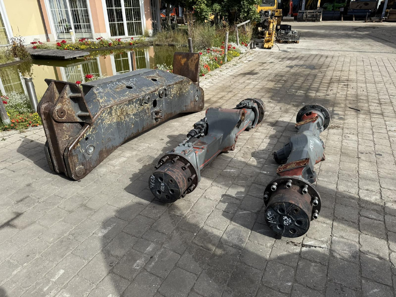 Liebherr ZF AP L B 765 aus LH 904 LIT - Axle and parts for Construction machinery: picture 2 Liebherr ZF AP L B 765 aus LH 904 LIT - Axle and parts for Construction machinery: picture 2