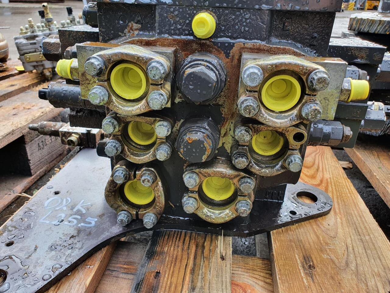 O&K L 25.5 - Hydraulic valve for Wheel loader: picture 4 O&K L 25.5 - Hydraulic valve for Wheel loader: picture 4