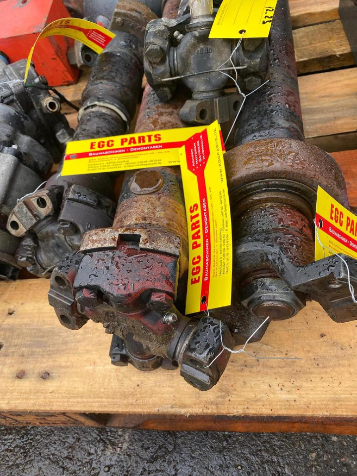 O&K L20 - Propeller shaft for Construction machinery: picture 2 O&K L20 - Propeller shaft for Construction machinery: picture 2