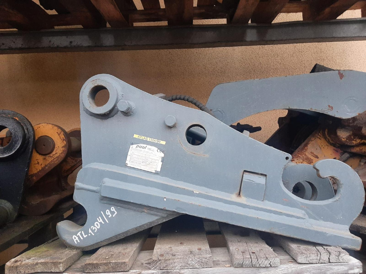 Paal aus Atlas 1304 - Quick coupler for Construction machinery: picture 1 Paal aus Atlas 1304 - Quick coupler for Construction machinery: picture 1