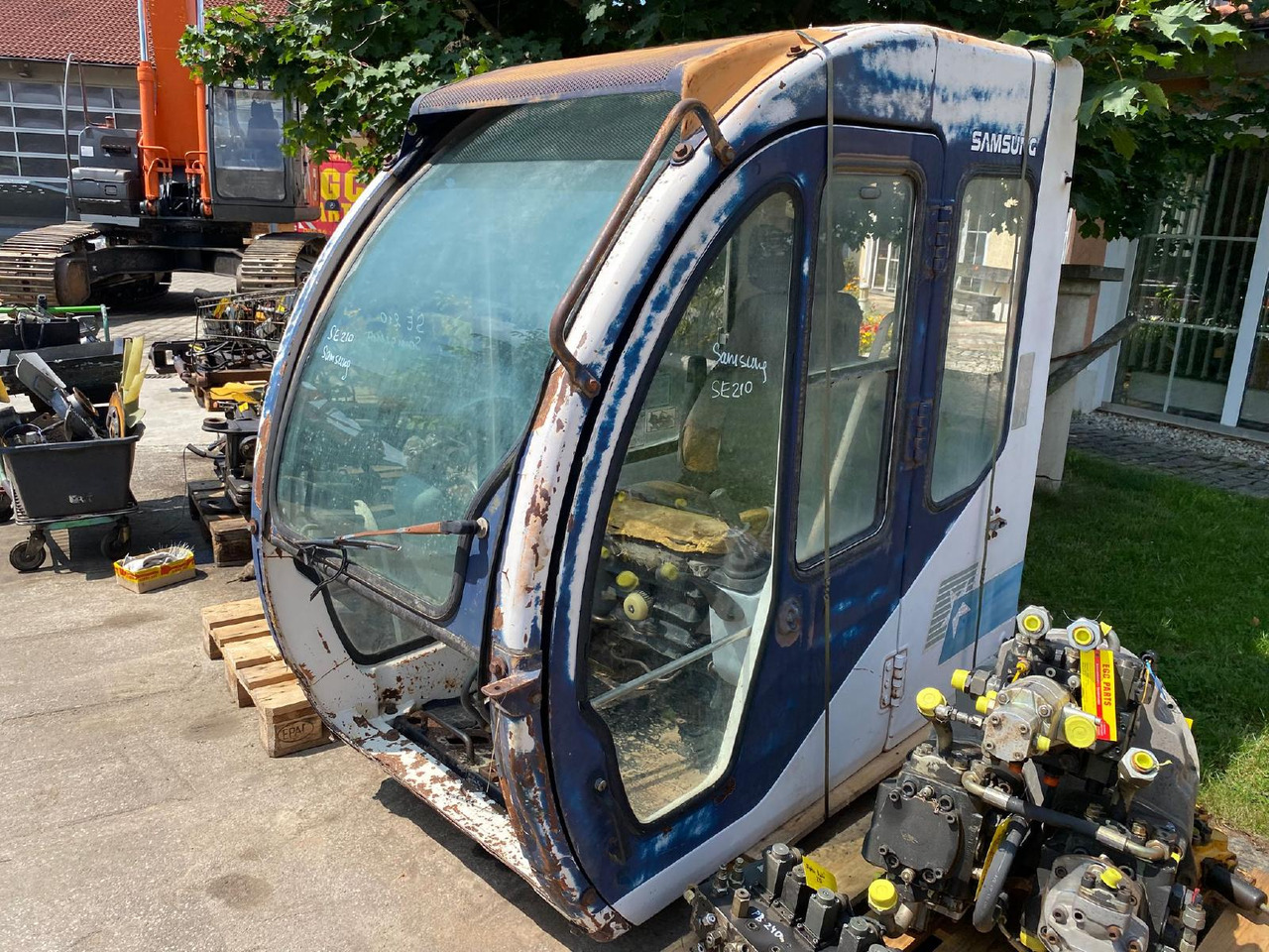 Samsung SE 210 - Cab for Construction machinery: picture 1 Samsung SE 210 - Cab for Construction machinery: picture 1