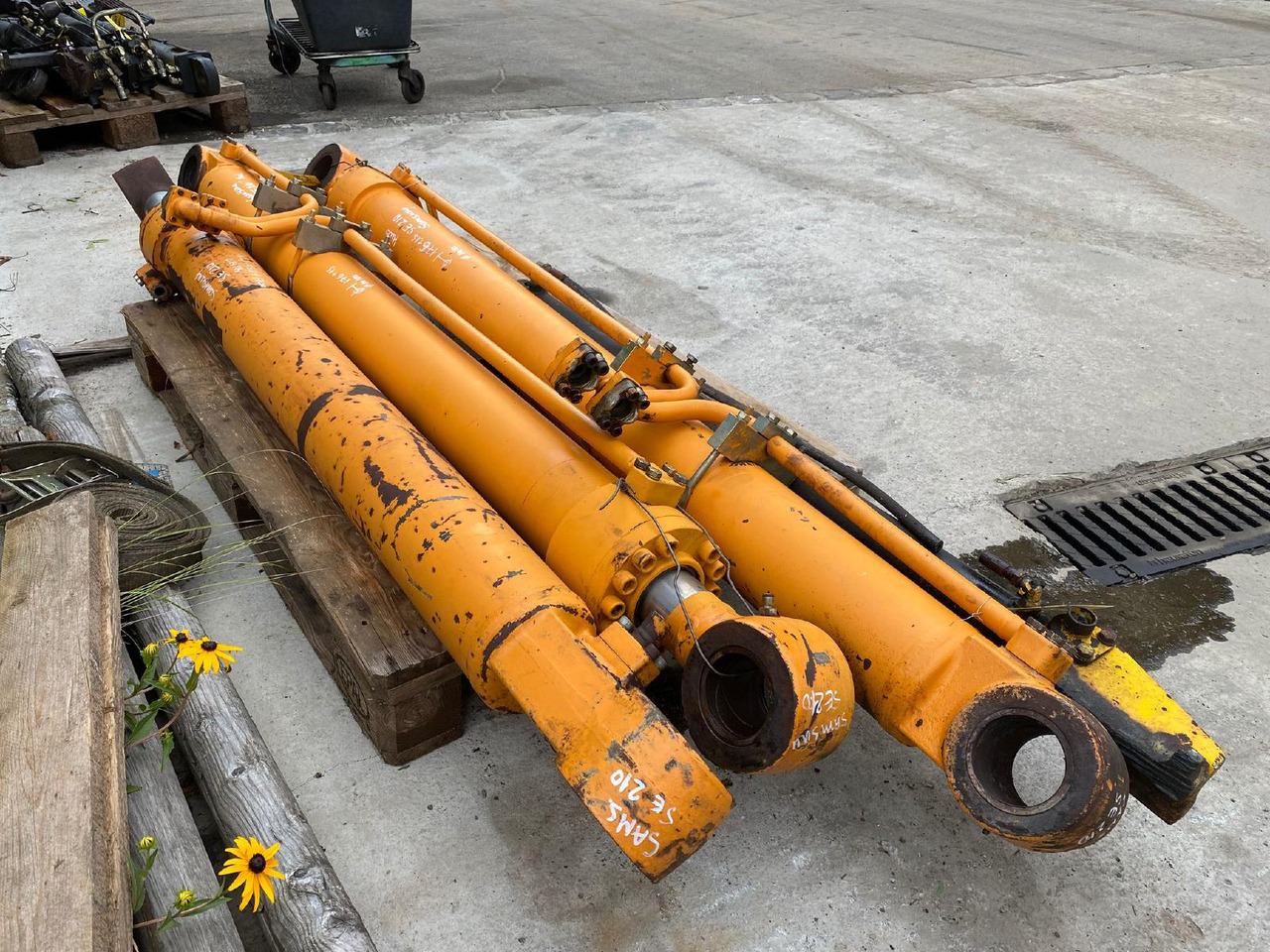 Samsung SE 210 - Hydraulic cylinder for Construction machinery: picture 5 Samsung SE 210 - Hydraulic cylinder for Construction machinery: picture 5