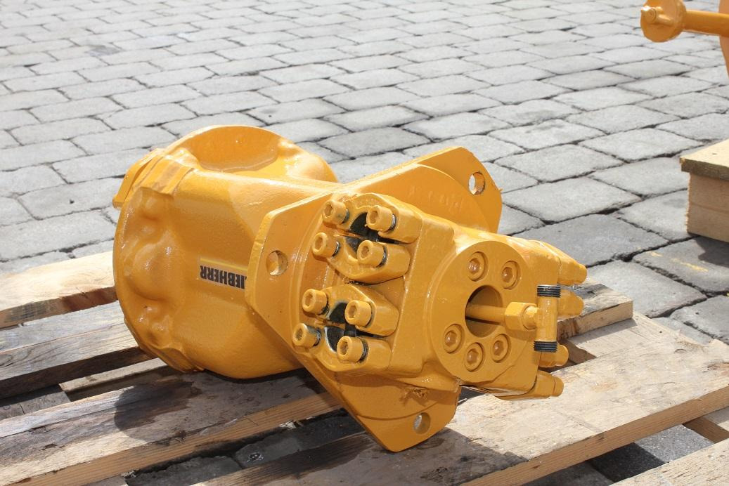 Liebherr R 924 - Spare parts for Excavator: picture 4 Liebherr R 924 - Spare parts for Excavator: picture 4