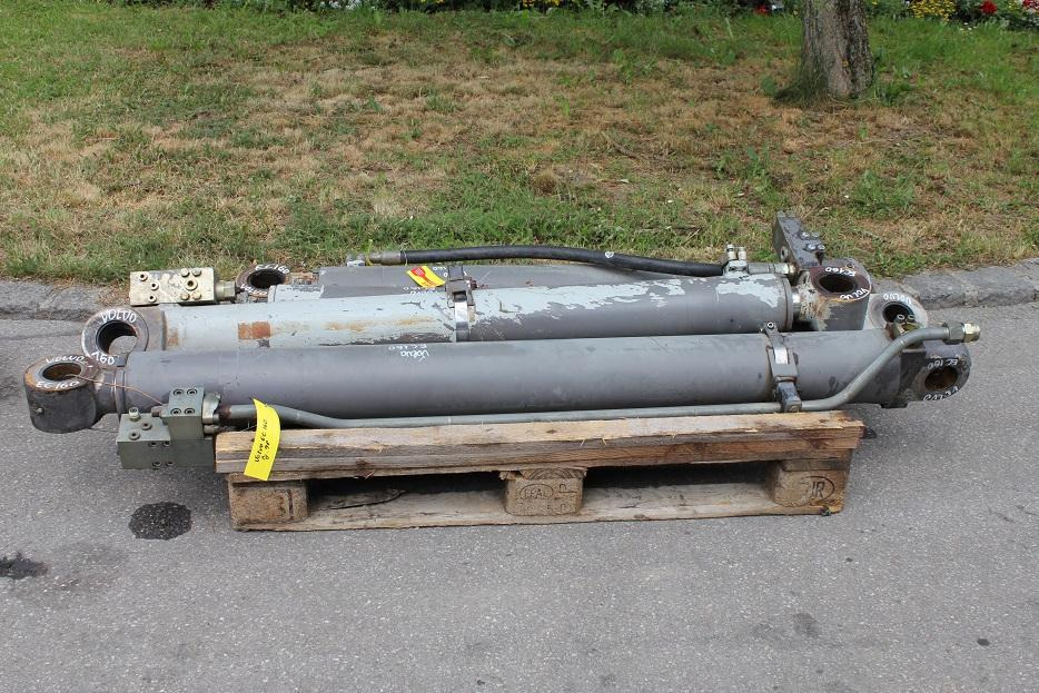 Volvo EC 160 - Hydraulic cylinder for Construction machinery: picture 2 Volvo EC 160 - Hydraulic cylinder for Construction machinery: picture 2