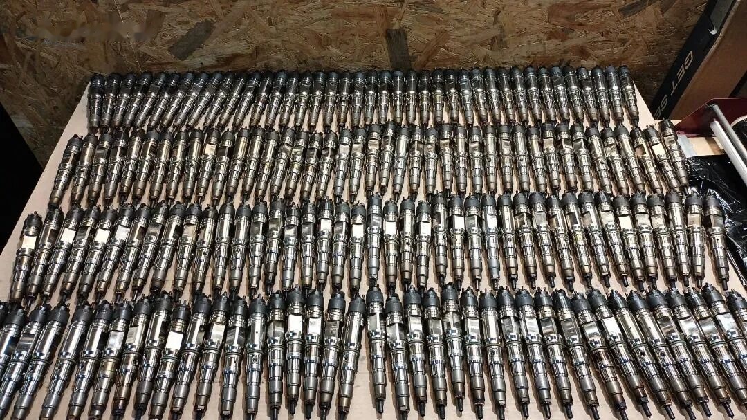 Bosch e MAN EURO 6 0445120354 / 51101006180 0445120354 truck - Injector for Truck: picture 1 Bosch e MAN EURO 6 0445120354 / 51101006180 0445120354 truck - Injector for Truck: picture 1