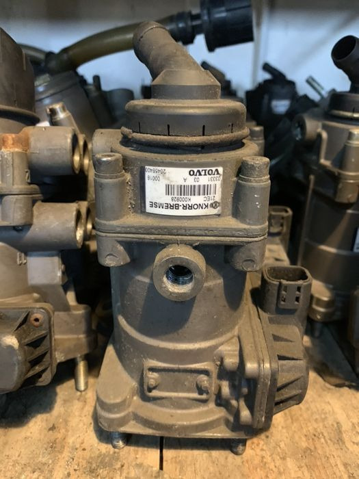 Knorr-Bremse K000928 Volvo truck - Brake cylinder for Truck: picture 1 Knorr-Bremse K000928 Volvo truck - Brake cylinder for Truck: picture 1