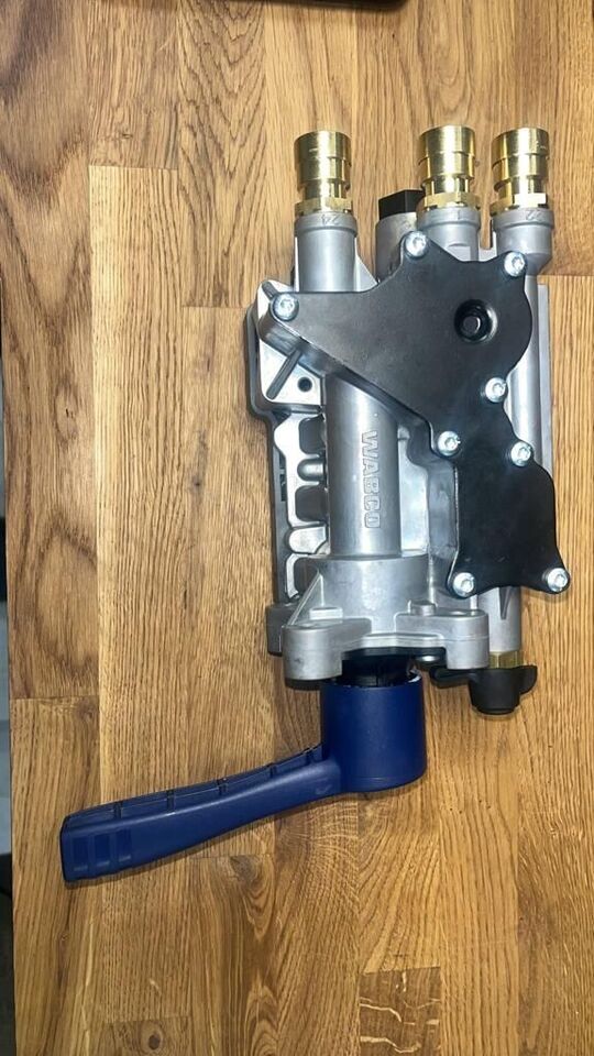 Nowy Zawór Sterowania Platformy Naczepy WABCO 4630905000 ETASC D 4630905000 - Hydraulic valve for Truck: picture 1 Nowy Zawór Sterowania Platformy Naczepy WABCO 4630905000 ETASC D 4630905000 - Hydraulic valve for Truck: picture 1