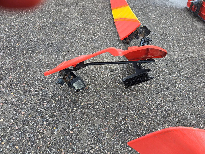 Aerodynamics/ Spoiler for Truck MAN TGX Spoiler: picture 14 Aerodynamics/ Spoiler for Truck MAN TGX Spoiler: picture 14