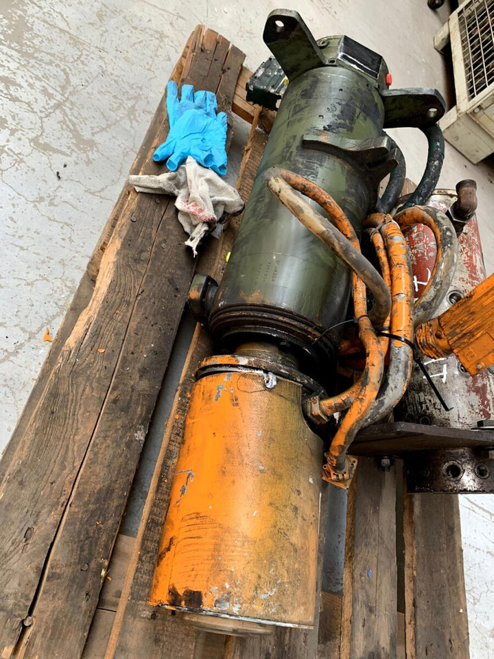 FAUN ATF 30-2 hydraulic and electric swivel - Hydraulic motor for Mobile crane: picture 2 FAUN ATF 30-2 hydraulic and electric swivel - Hydraulic motor for Mobile crane: picture 2
