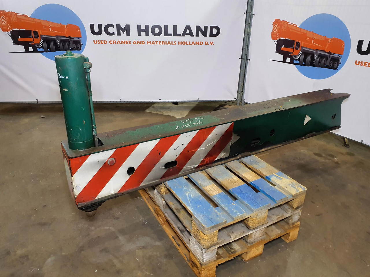 FAUN ATF 30-2 outrigger beam front complete - Suspension for Mobile crane: picture 2 FAUN ATF 30-2 outrigger beam front complete - Suspension for Mobile crane: picture 2