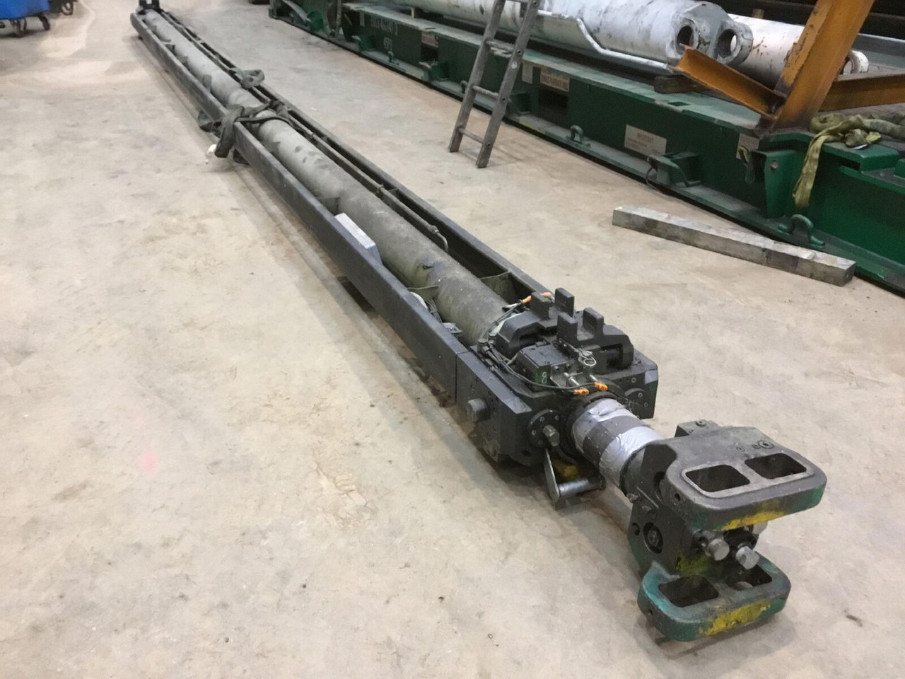 FAUN ATF 80-4 Telescopic boom cylinder - Hydraulic cylinder for Mobile crane: picture 2 FAUN ATF 80-4 Telescopic boom cylinder - Hydraulic cylinder for Mobile crane: picture 2