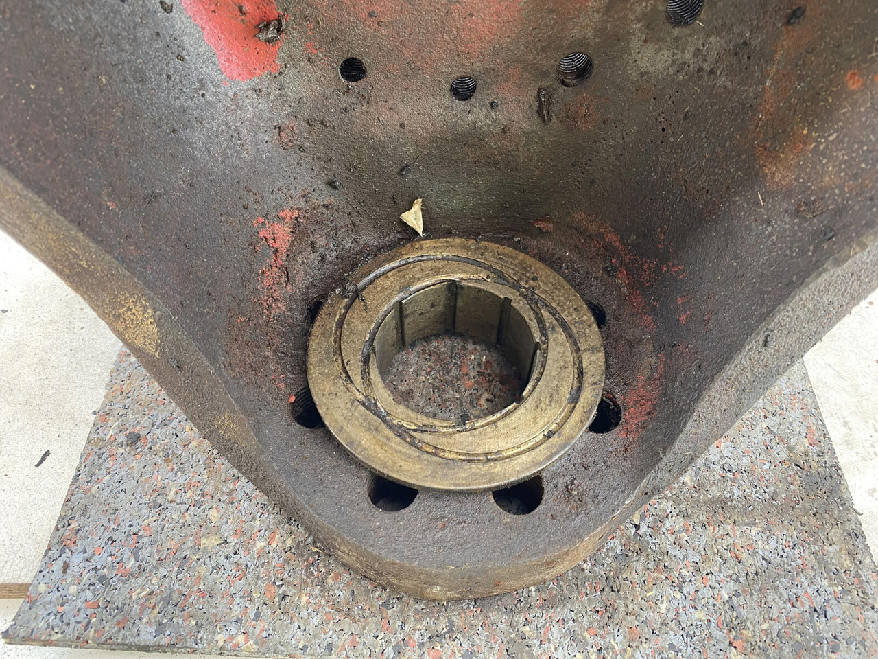 Steering knuckle for Mobile crane Gottwald AMK Steering knuckle 16 holes: picture 8