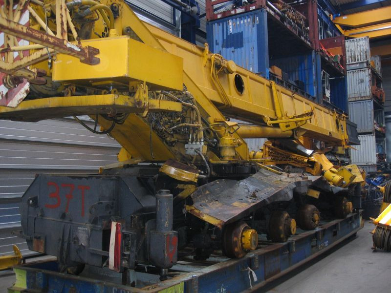 Grove AT 880 for parts - Mobile crane: picture 2 Grove AT 880 for parts - Mobile crane: picture 2