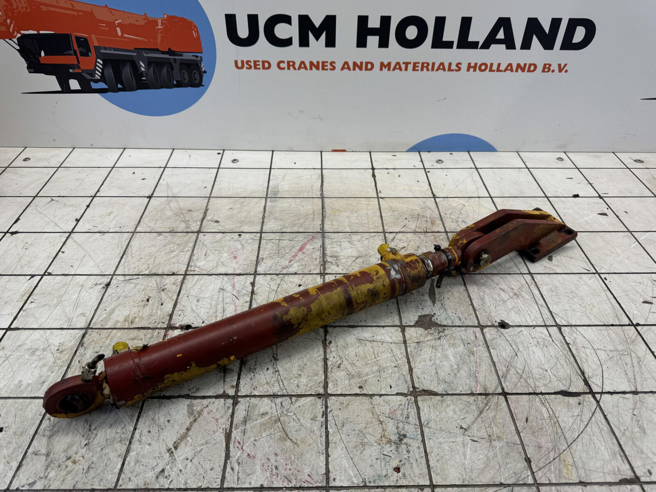Grove GMK 3050 counterweight swivel cylinder - Hydraulic cylinder for Mobile crane: picture 3 Grove GMK 3050 counterweight swivel cylinder - Hydraulic cylinder for Mobile crane: picture 3