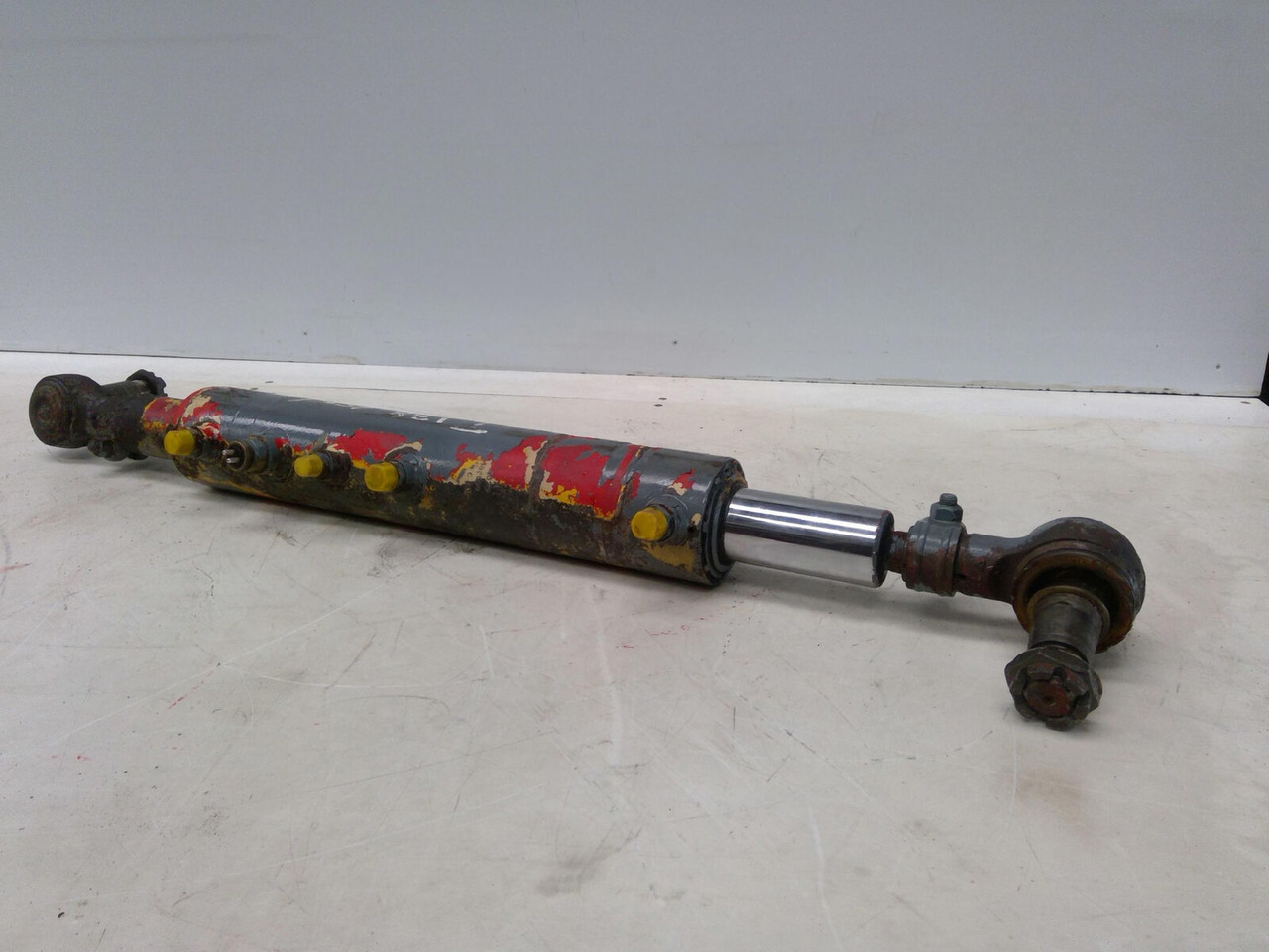 Grove GMK 3050 steering cylinder - Hydraulic cylinder for Mobile crane: picture 1 Grove GMK 3050 steering cylinder - Hydraulic cylinder for Mobile crane: picture 1