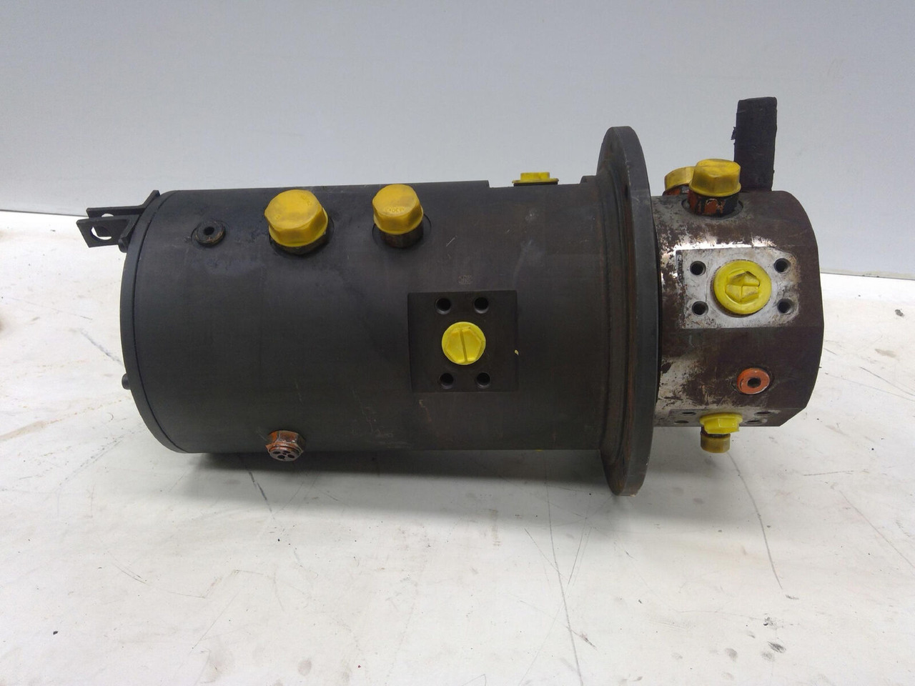 Grove GMK 3055 rotary lead through - Hydraulic motor for Mobile crane: picture 1 Grove GMK 3055 rotary lead through - Hydraulic motor for Mobile crane: picture 1