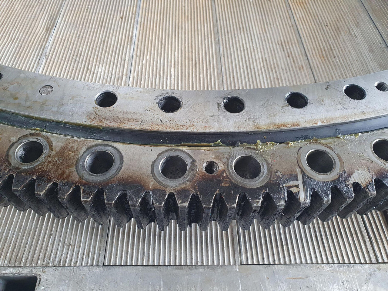 Grove GMK 4100L slewing gear - Slewing ring for Mobile crane: picture 2 Grove GMK 4100L slewing gear - Slewing ring for Mobile crane: picture 2