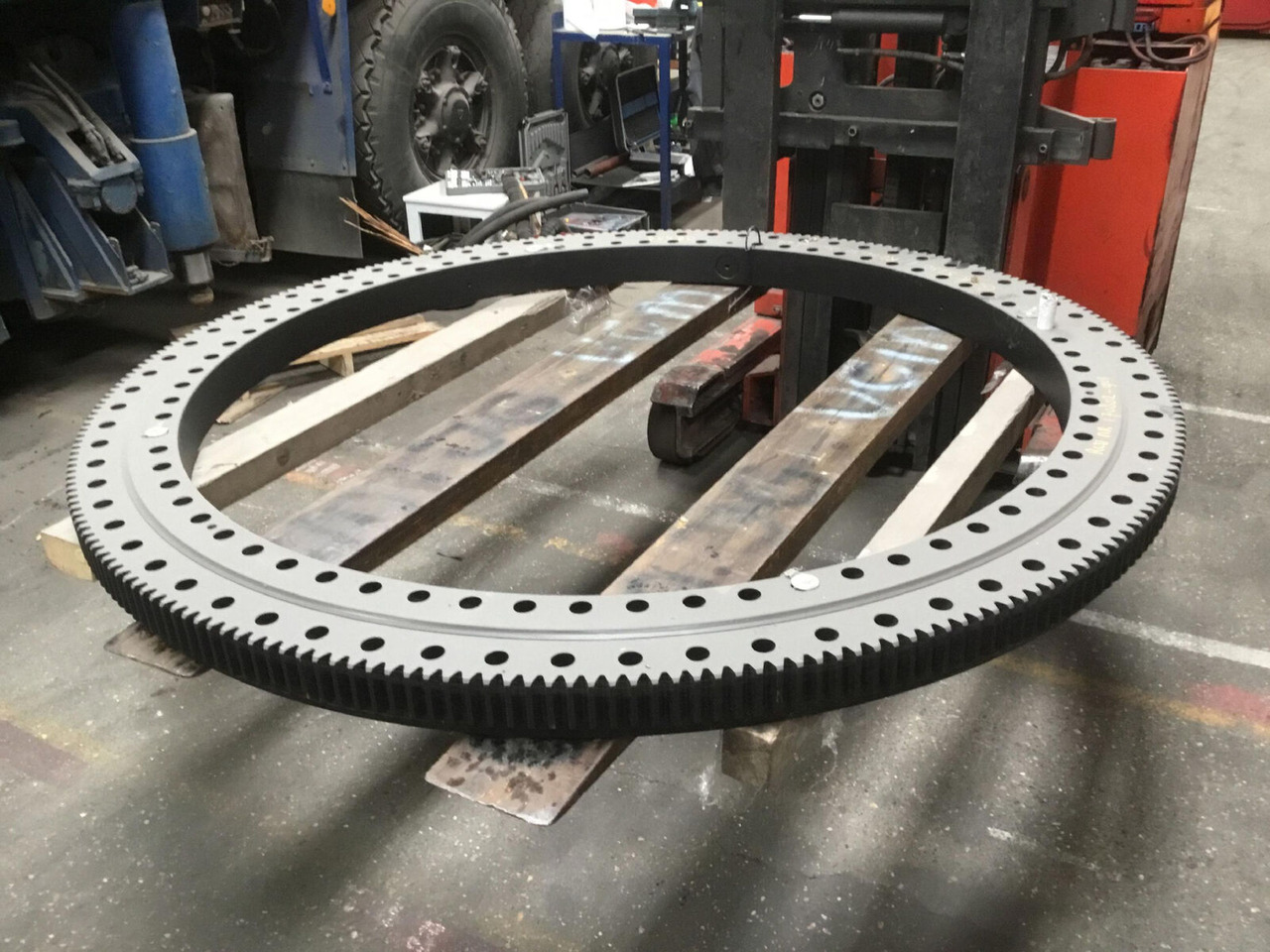 Grove GMK 5130-1 slew ring - Slewing ring for Mobile crane: picture 1 Grove GMK 5130-1 slew ring - Slewing ring for Mobile crane: picture 1