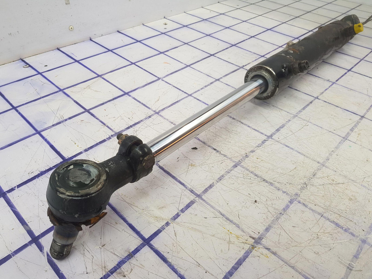 Grove GMK 5220 steering cylinder axle 5 - Hydraulic cylinder for Mobile crane: picture 5 Grove GMK 5220 steering cylinder axle 5 - Hydraulic cylinder for Mobile crane: picture 5