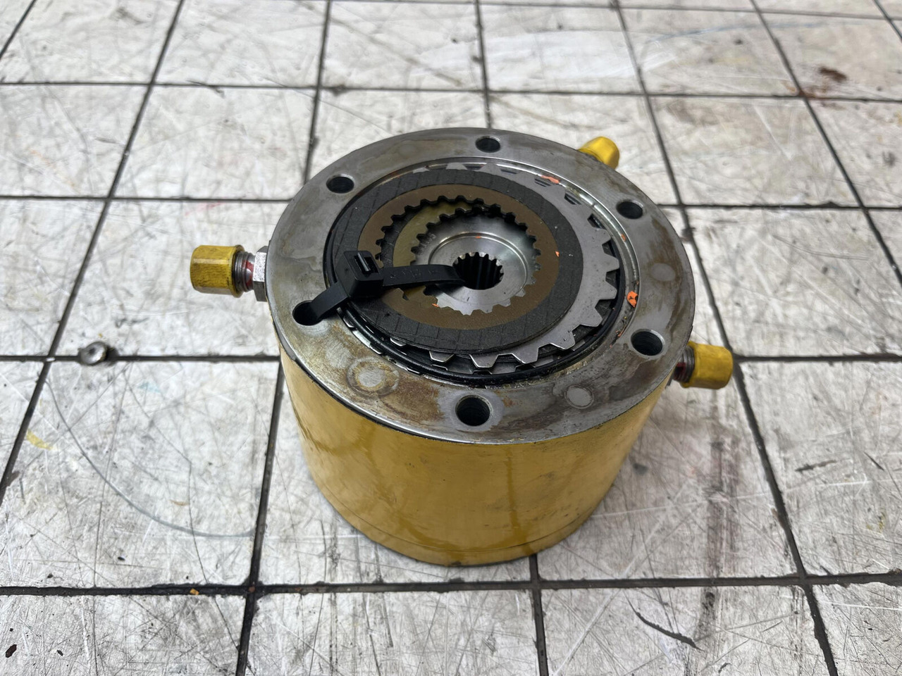 Grove GMK 6300 L multiple-disk brake - Swing motor for Crane: picture 2 Grove GMK 6300 L multiple-disk brake - Swing motor for Crane: picture 2