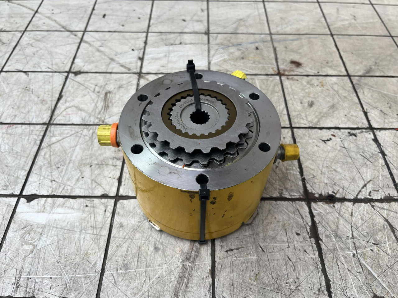Grove GMK 6300L multiple-disk brake - Swing motor for Mobile crane: picture 1 Grove GMK 6300L multiple-disk brake - Swing motor for Mobile crane: picture 1