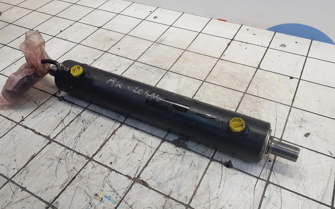 Grove GMK steering cylinder with length sensor - Hydraulic cylinder for Mobile crane: picture 3 Grove GMK steering cylinder with length sensor - Hydraulic cylinder for Mobile crane: picture 3