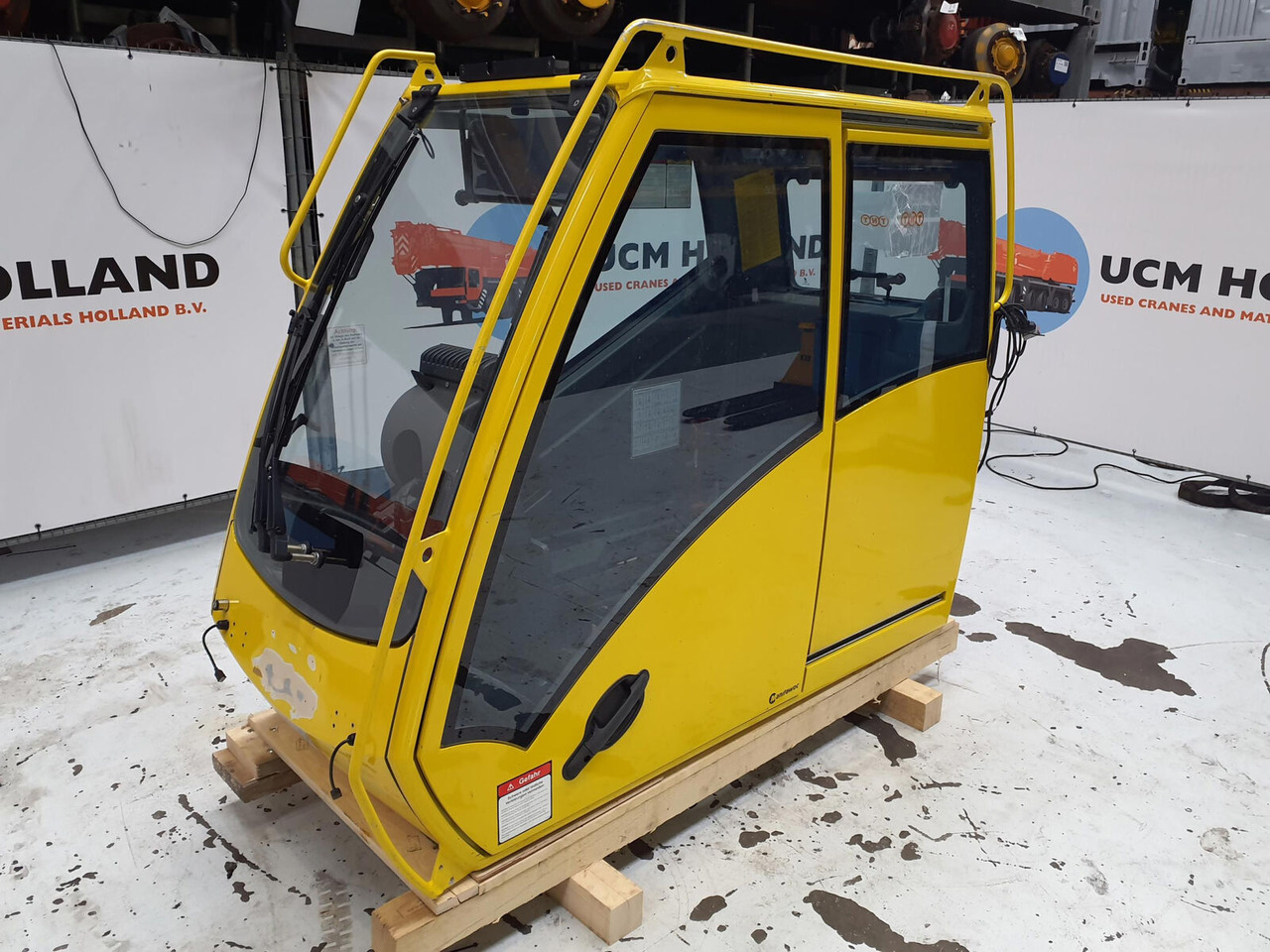 Grove GMK upper cab - Cab for Crane: picture 1 Grove GMK upper cab - Cab for Crane: picture 1